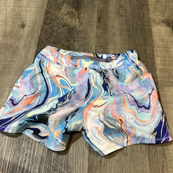 4 for $20 Athleta Girl size M 8-10 Record Breaker 3” shorts - Picture 3 of 9